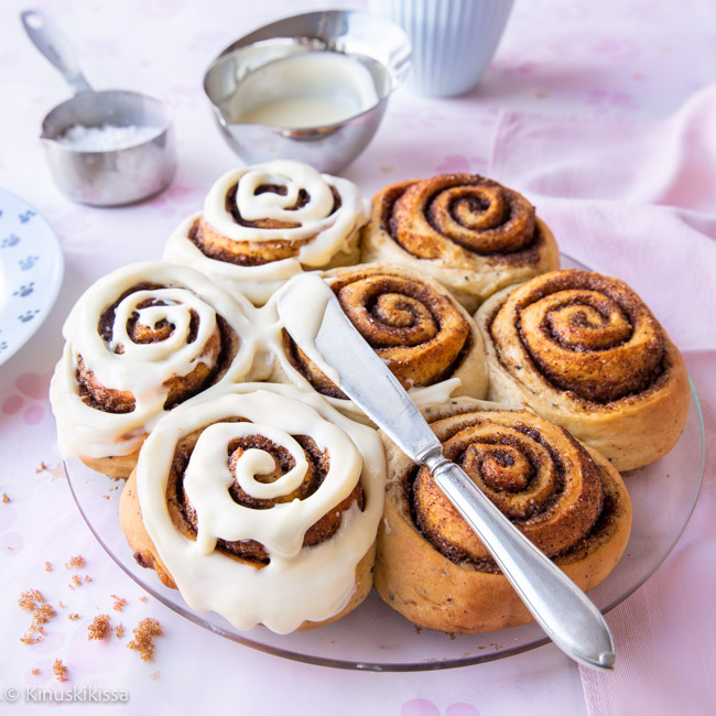 https://www.kinuskikissa.fi/wp-content/uploads/kinuskit/thumbs/2_cinnamon-rolls-resepti_400x400.jpg