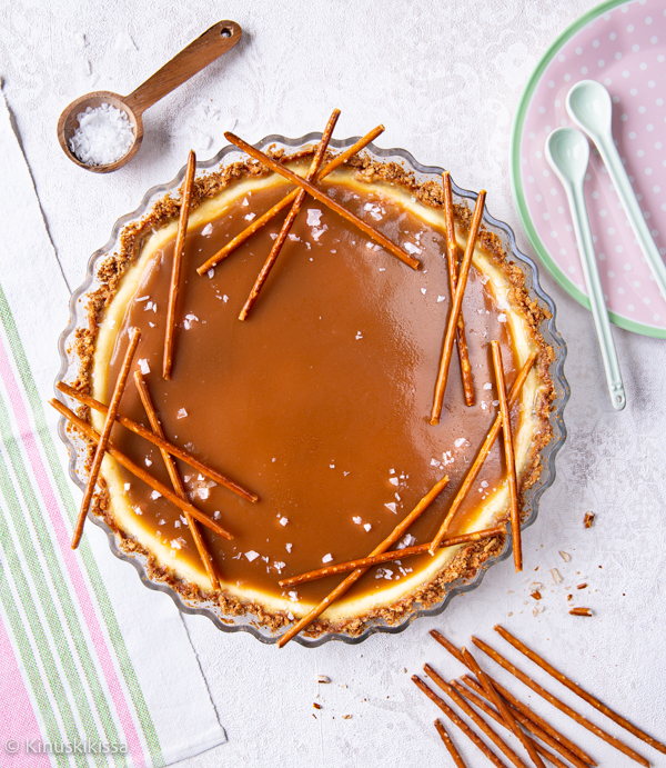 https://www.kinuskikissa.fi/wp-content/uploads/kinuskit/thumbs/2_salted-caramel-cheesecake-pie-1_400x400.jpg